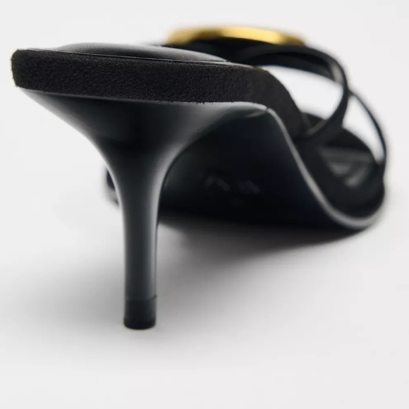 ZARA SANDALS WITH METALLIC DETAIL - Picture 4 of 4